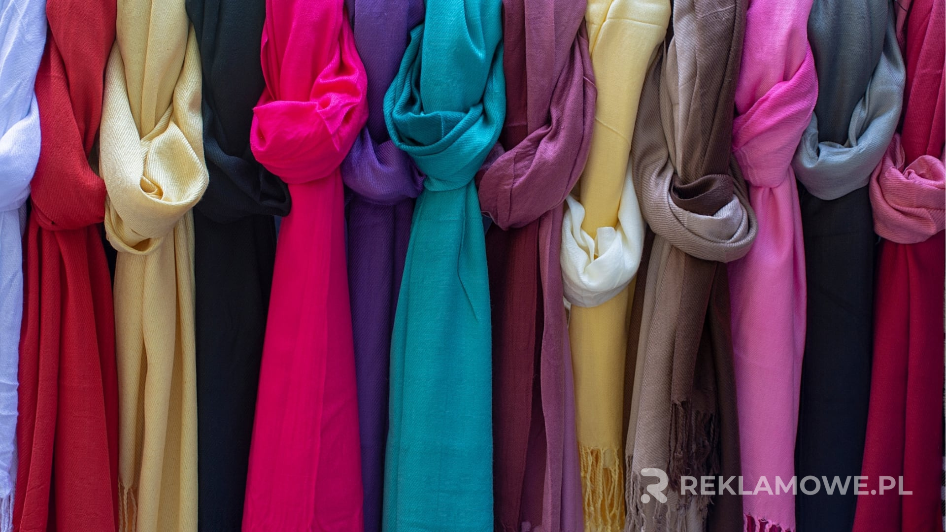 Szalik reklamowy z logo firmy