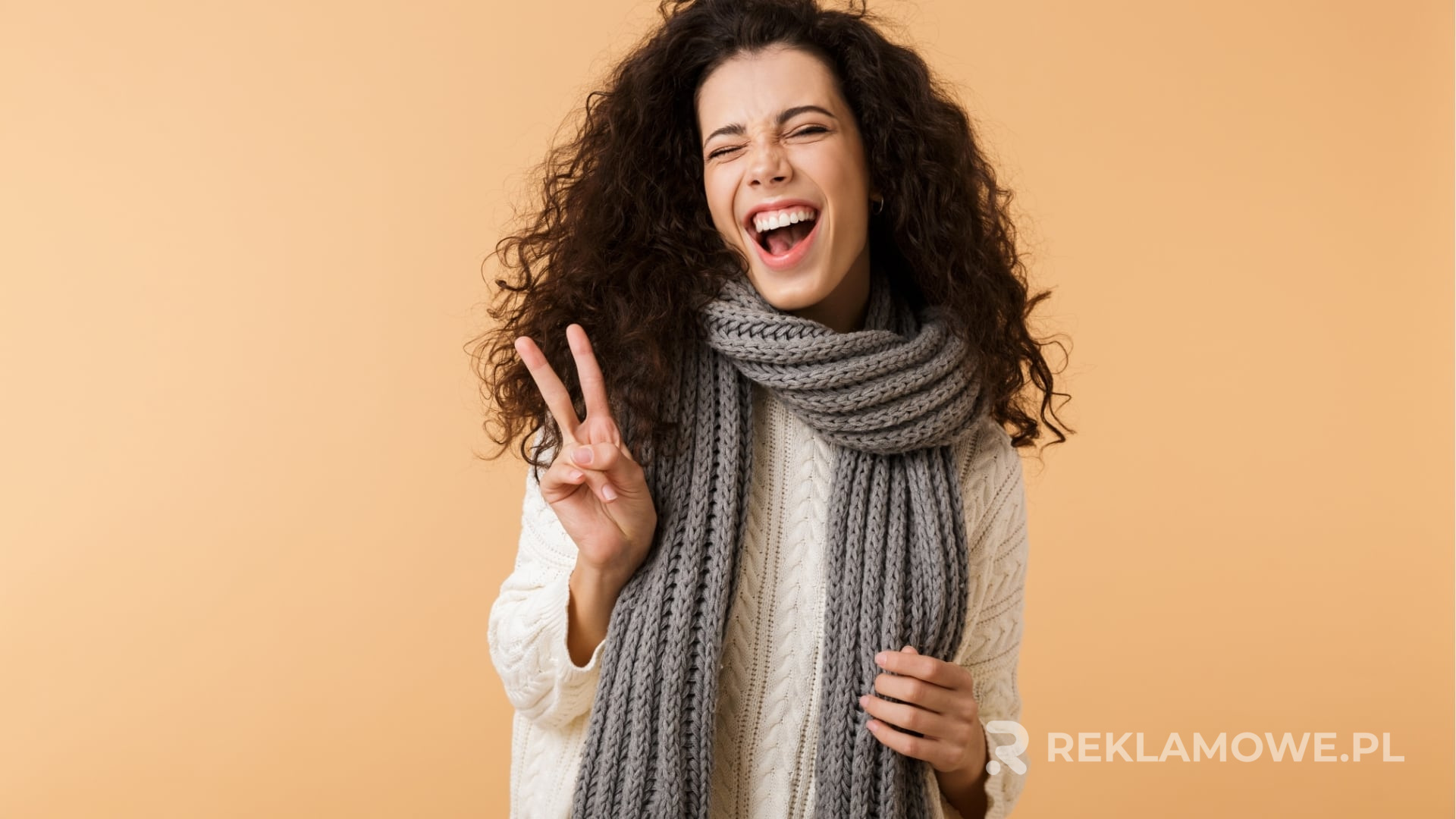 Szaliki reklamowe z logo firmy